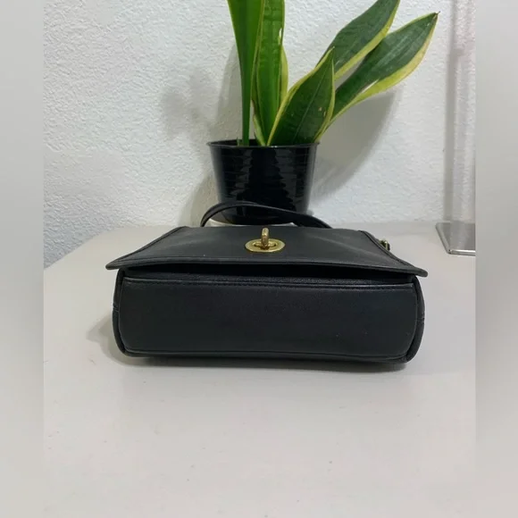 💕👜Vintage Coach Black Leather Crossbody Satchel💕👜 - Picture 7 of 11